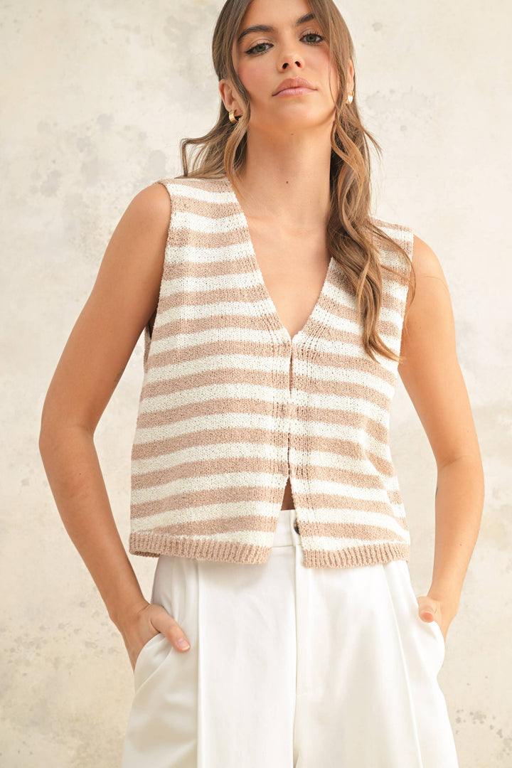 Lightweight Hook and Eye Closure Striped Vest