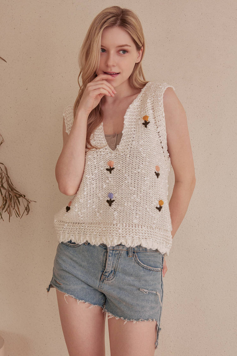 Flower Detail Crochet Sleeveless Top