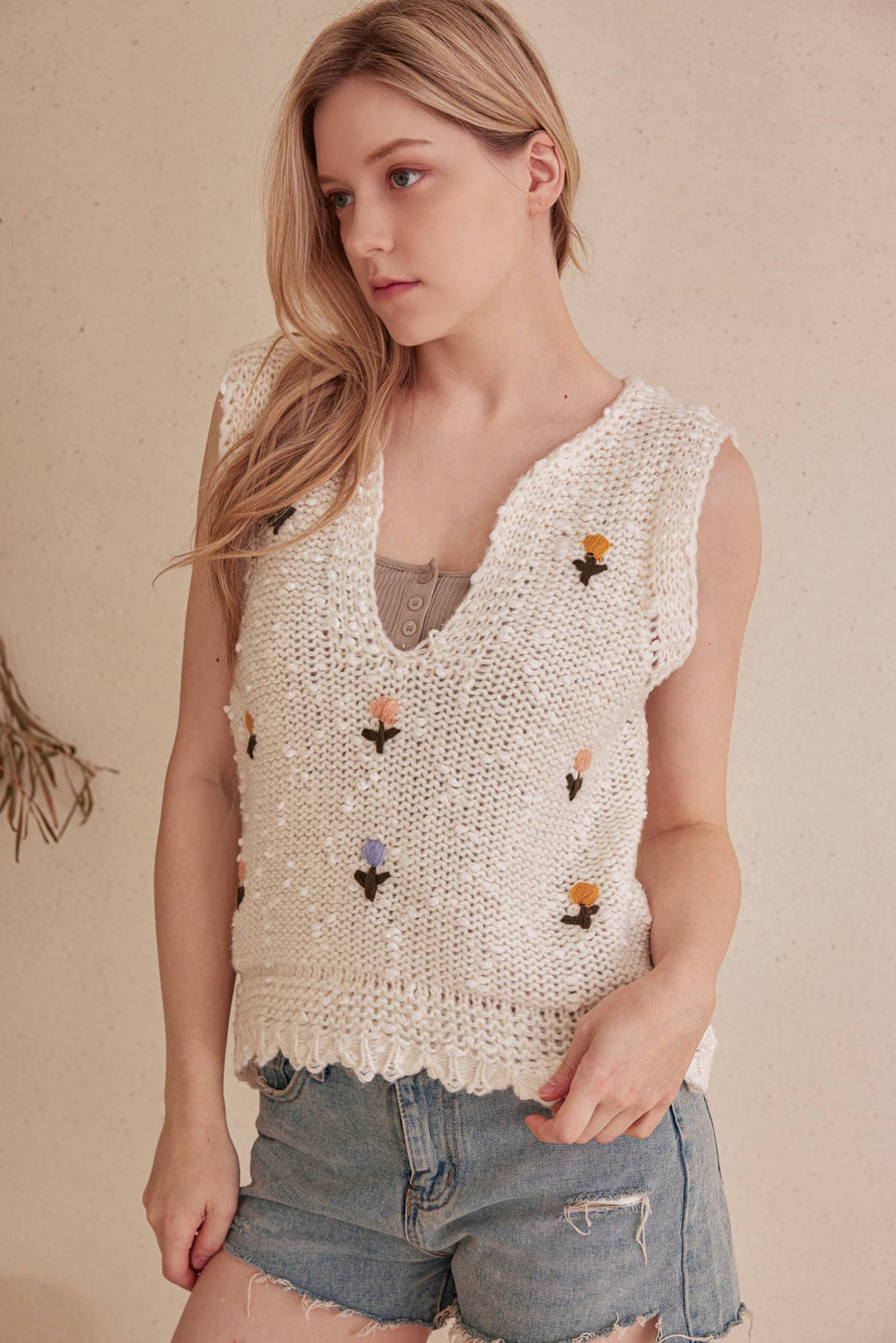 Flower Detail Crochet Sleeveless Top