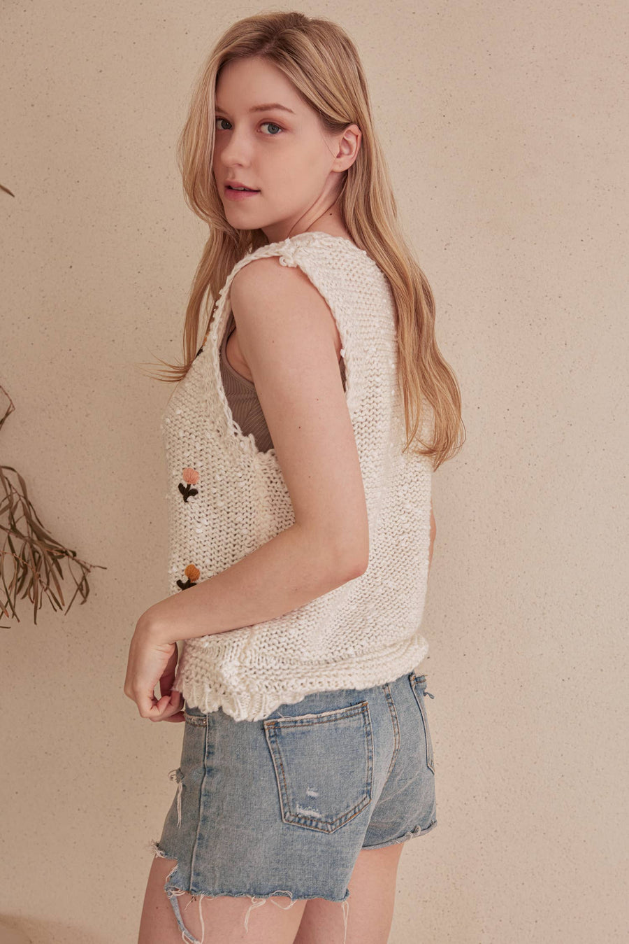 Flower Detail Crochet Sleeveless Top